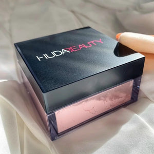 Huda Beauty Loose Setting Powder – Matte & Oil Control